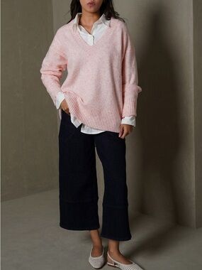 NWT Lama Retail V-Neck Jumper Sweater - Size Small - Baby Pink - Oversized